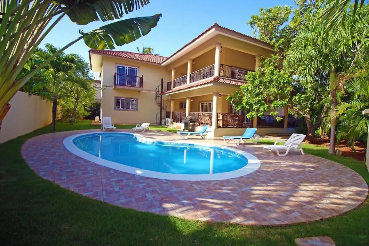 Luxe Comfort 8 Bedroom Villa With Private Pool & Entertainment Sosúa